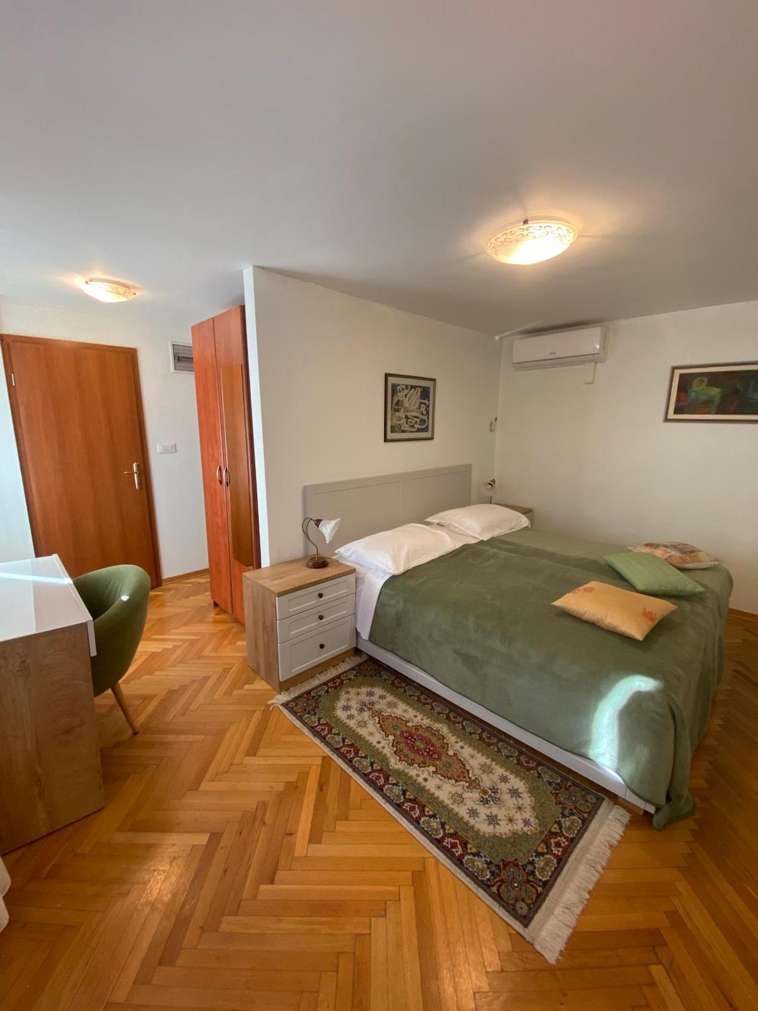 Rooms Base Сплит Екстериор снимка