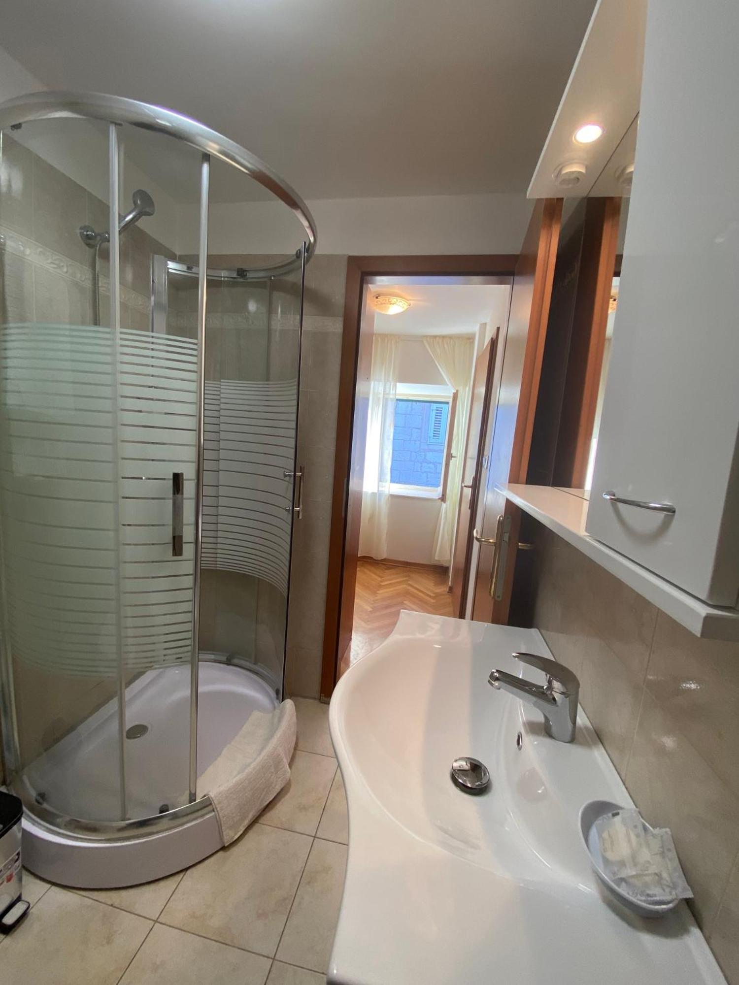 Rooms Base Сплит Екстериор снимка