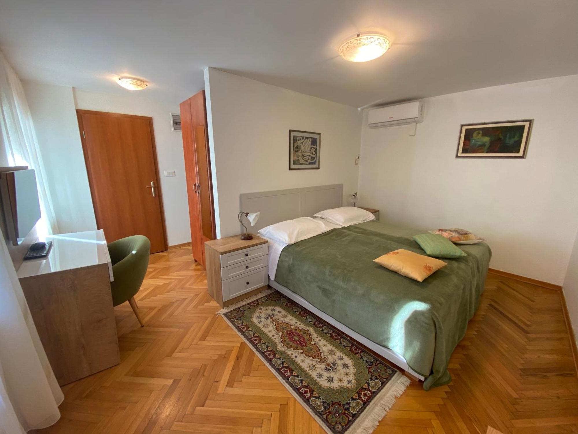 Rooms Base Сплит Екстериор снимка