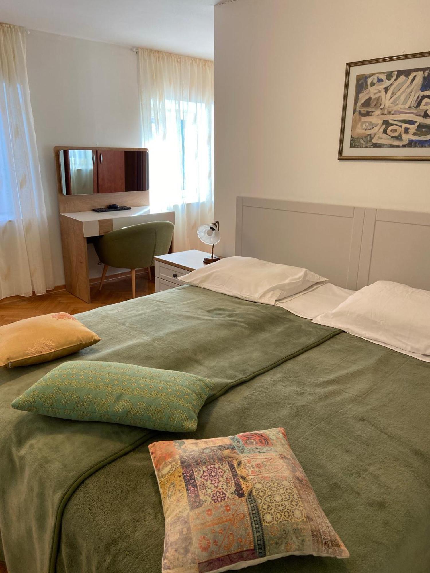 Rooms Base Сплит Екстериор снимка