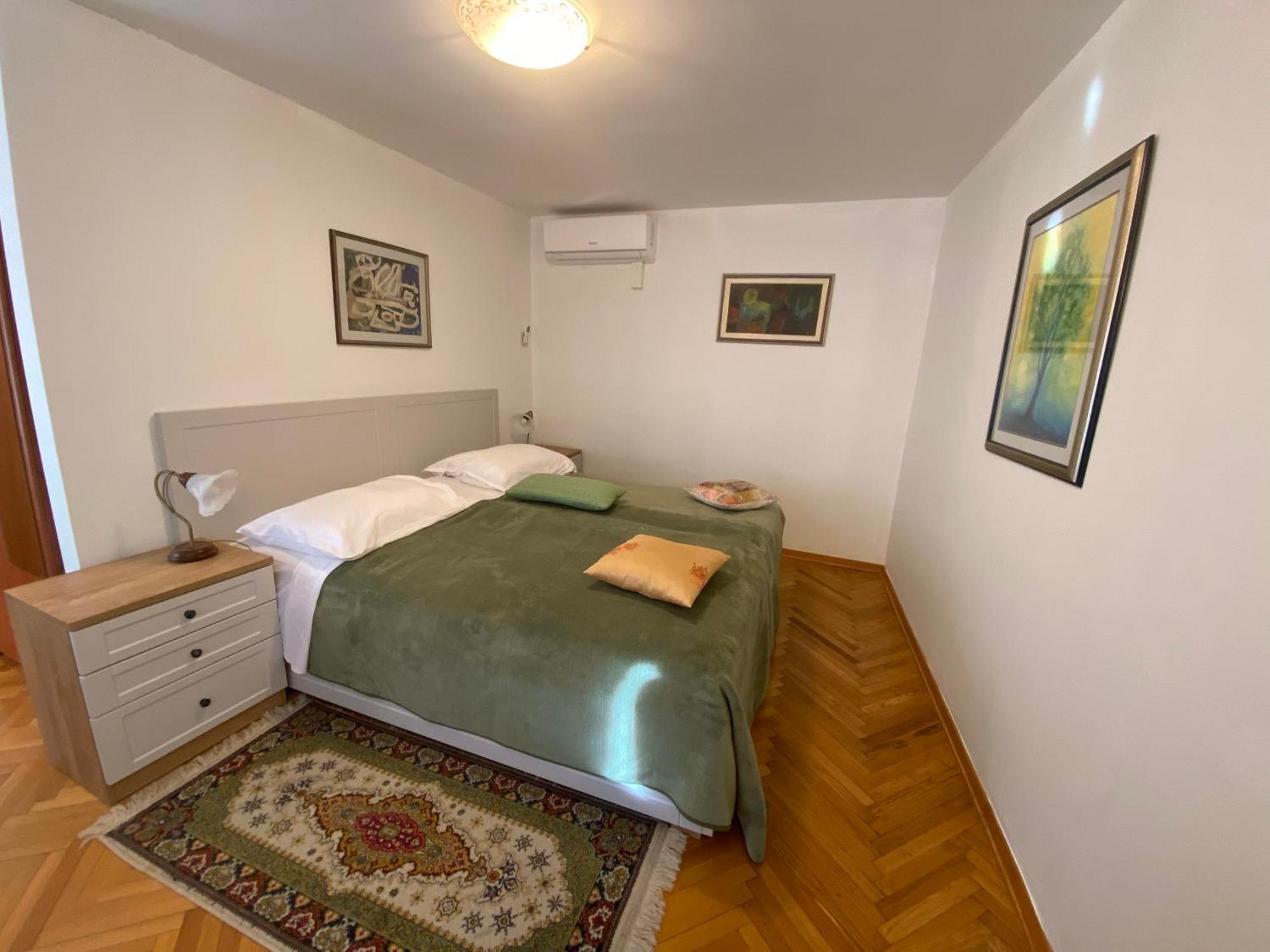 Rooms Base Сплит Екстериор снимка