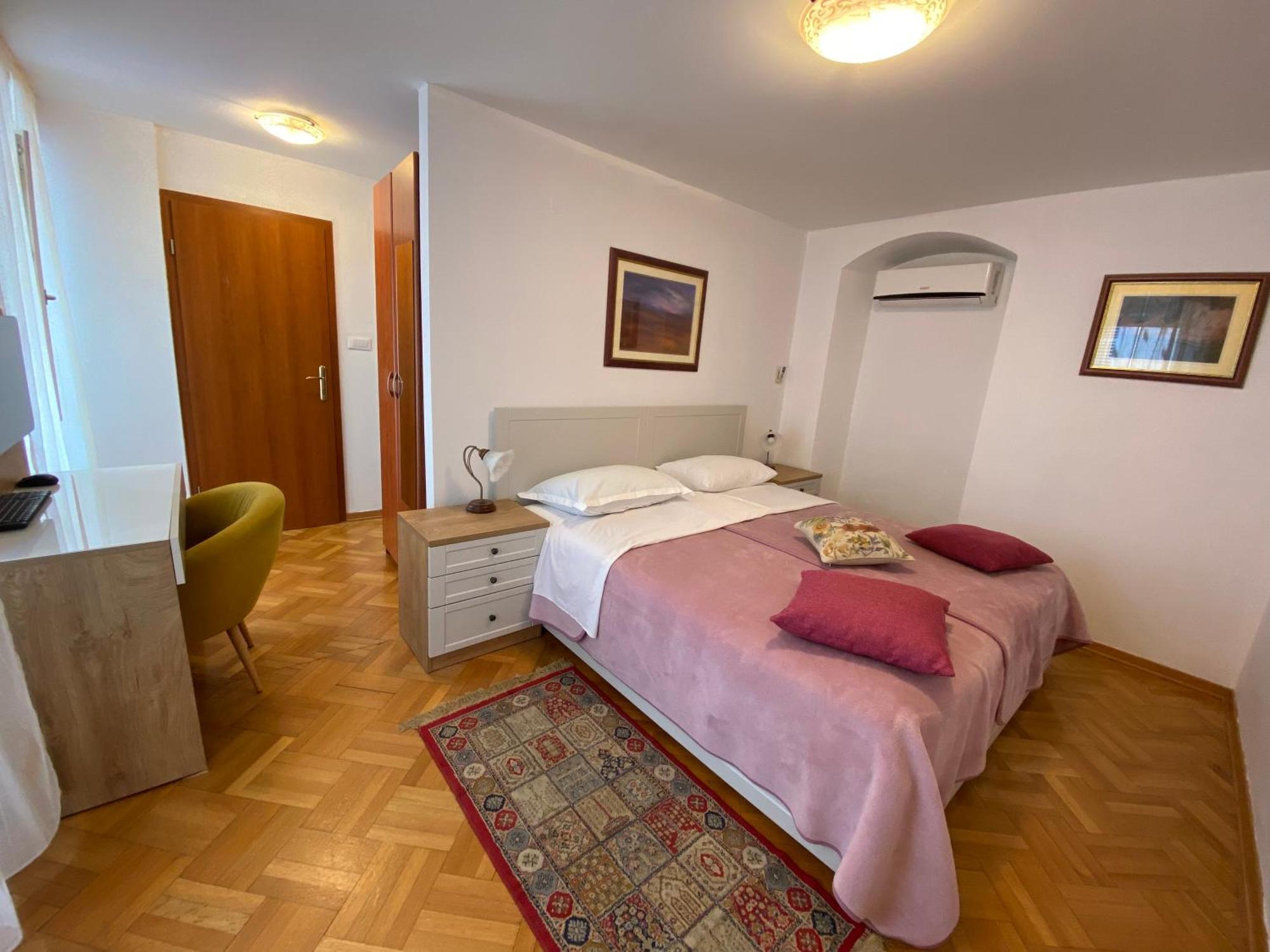 Rooms Base Сплит Екстериор снимка