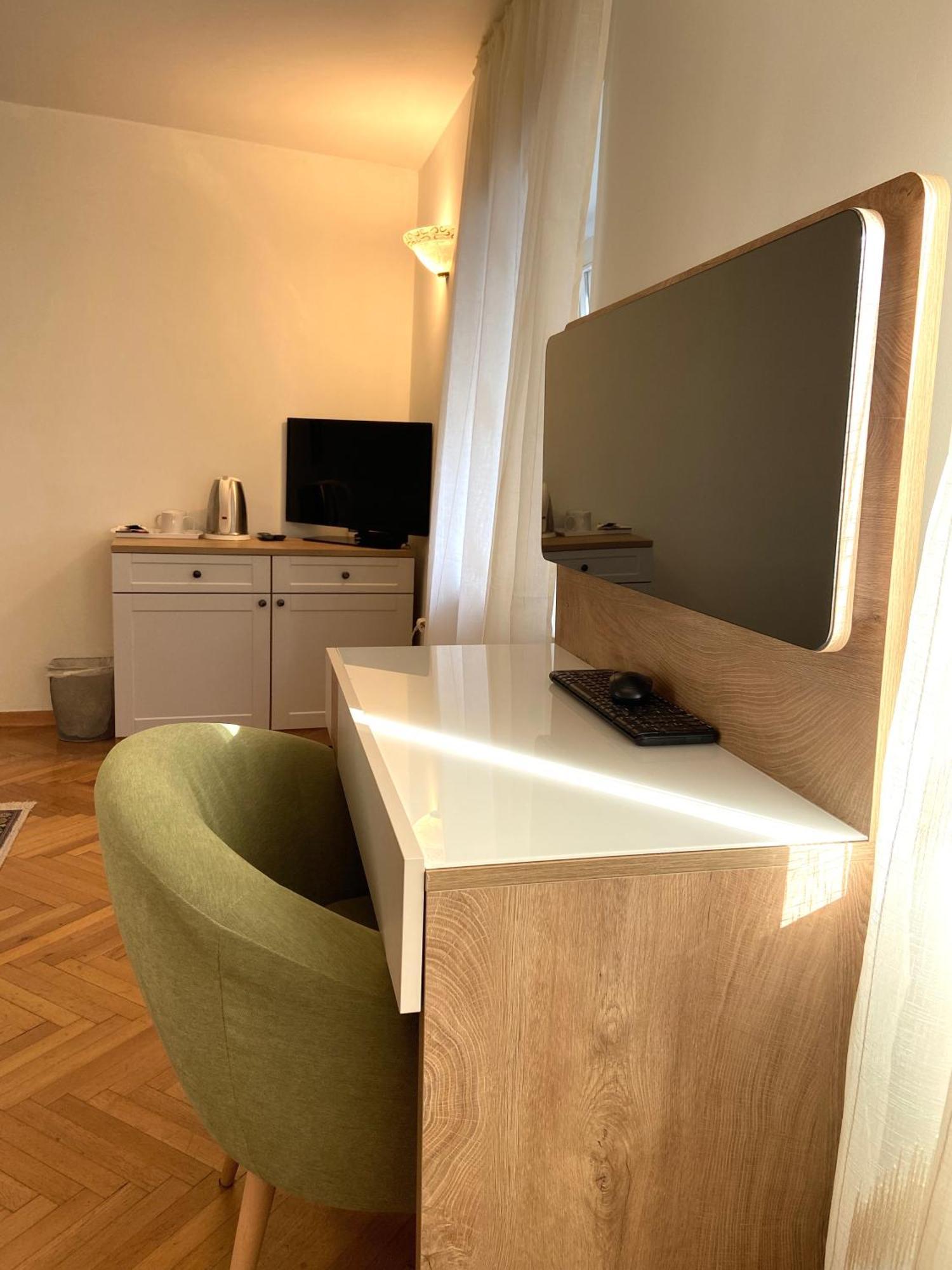 Rooms Base Сплит Екстериор снимка