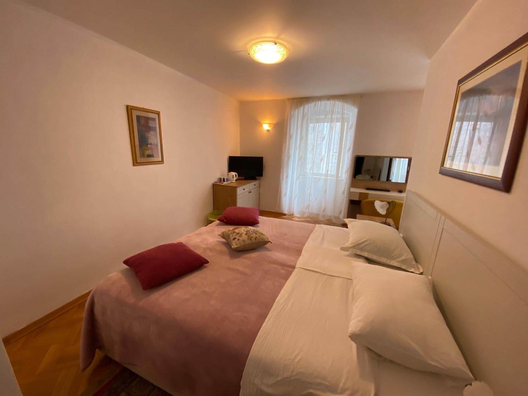 Rooms Base Сплит Екстериор снимка