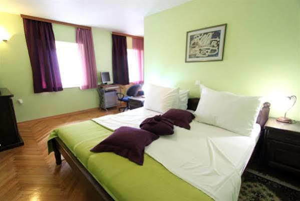 Rooms Base Сплит Екстериор снимка